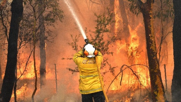 妮可基嫚和歌手老公凯斯位于澳洲新南威尔斯的豪宅，也在这场野火警戒区内，曾一度传出遭到大火威胁。