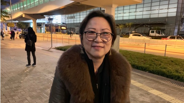 在香港理工大学被港警围城时，袁天佑牧师的太太——传道人袁陈锦美也身处其中，陪伴和协助留守者离开。