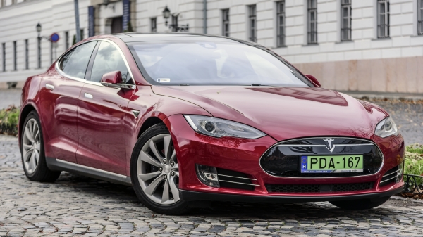 最佳二手电动车：Tesla Model S