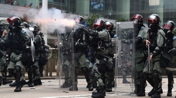 美国国务院最新发表《2019年度人权报告》的香港部份聚焦反送中运动期间的警暴问题。（图片来源：MOHD RASFAN/AFP/Getty Images）