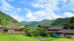 怪客临门白吃白喝事后变法报答恩人(图)