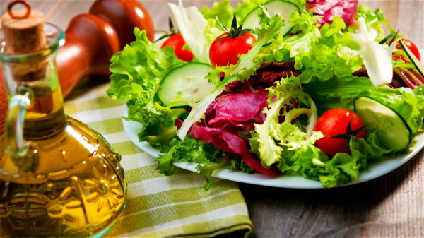 多吃蔬果对身体健康更好。