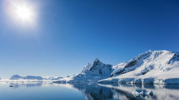 南極上空有個「時空之門」？