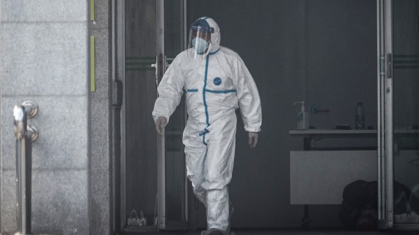 以色列生物戰專家認為，「中共肺炎」這種傳染病毒可能是從位於武漢的一個生物實驗室傳出來的，這個實驗室與北京當局的秘密生化武器計畫有關。