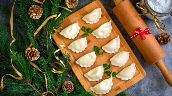 黃曆新年吃餃子的習俗在明、清時期已經相當盛行。
