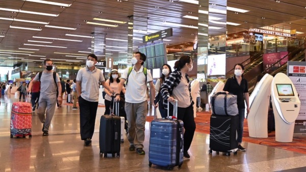 2020年1月30日，新加坡政府從中國武漢市接回92名本國市民。圖為新加坡樟宜國際機場