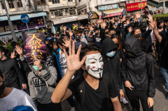 北京为何仓促撤换香港中联办主任(图)