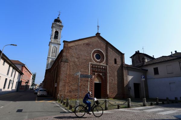 義大利最小城鎮僅2居民 始終堅持戴口罩