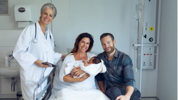 丈夫踏入产房和妻子一起迎接孩子的出生，是极为美妙的人生体验。