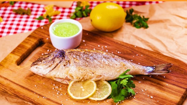 晚餐可以适当添加一些高蛋白食物，比如鱼类食物等。