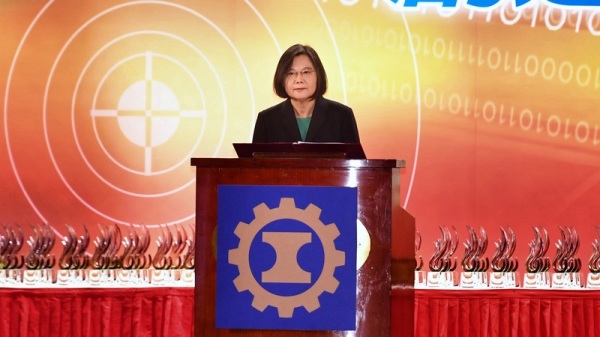 總統蔡英文11日出席在臺北圓山飯店舉辦的「第74屆工業節慶祝大會」，並於致詞時肯定工業界在疫情期間對於臺灣的貢獻。