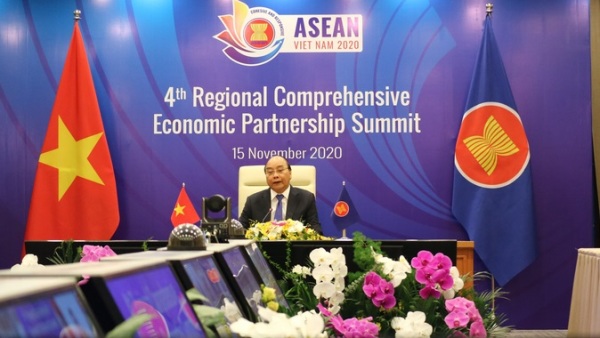 越南时间15日上午10时30分，第4届区域全面经济伙伴协定高峰会（RCEP Summit）登场，15个参与国领袖出席视讯会议。该会议由越南总理阮春福主持。