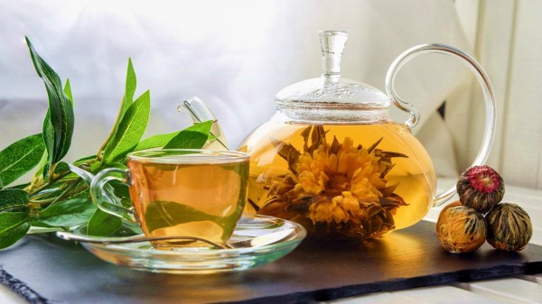 茶叶各有优点，适量饮茶都有助于消除体内多余脂肪及控制血脂。