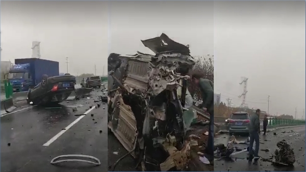 11月18日上午，G3京台高速山东泰安段发生一起三车相撞的严重交通事故。事故共造成4人死亡（图片来源：微博）