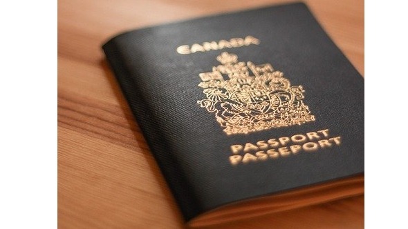 加拿大護照(16:9)