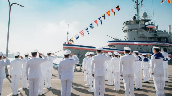 海军舰队指挥部192舰队今天举行“大汉军舰”除役典礼。
