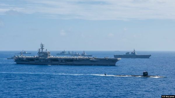 美國、印度和日本的海軍力量2018年6月15日在菲律賓海舉行馬拉巴爾Malabar年度聯合軍演(美國海軍照片）(16:9)