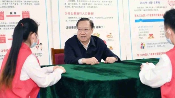 湖北省长王晓东9月被传中风住院，从公众视野中消失，他在“失踪”42天后首度亮相。（图片来源：网络）