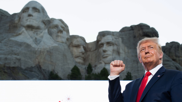 2020年7月3日，川普在总统山庆祝美国独立日。