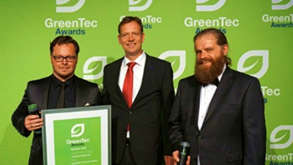 2015年，董瀚宁获得国际绿色能源技术大奖。