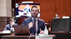 共和党要求FBI通报斯沃威尔与女共谍关系(组图)