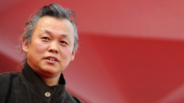 曾以电影“圣殇”（Pieta）获威尼斯金狮奖肯定的韩国导演金基德，11日传出因感染武汉肺炎病故，享年59岁。