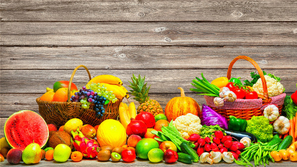 保护血管健康，每天适量饮水，多食新鲜蔬菜水果。