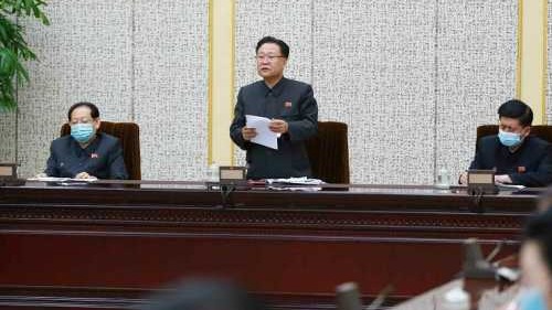 4日，朝鮮在平壤的萬壽台大議事堂舉行最高人民會議常任委員會第十四屆第十二次全員會議。在這次大會上通過了拒絕反動思想文化法、移動通訊法等