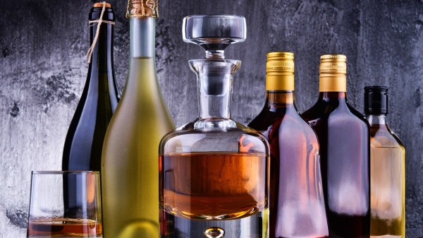 酒精会对摄护腺造成感染，所以一定要赶紧戒酒。