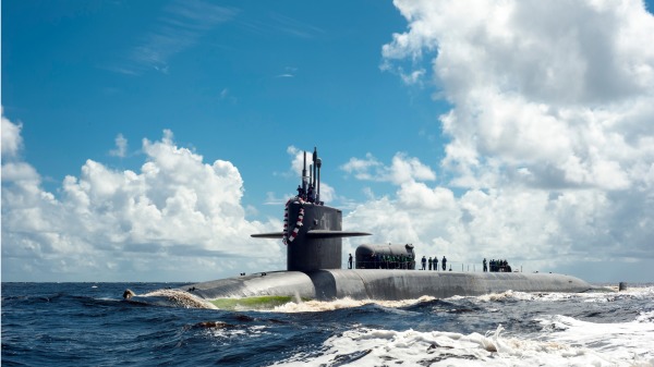 美国 核潜艇 海军 霍尔木兹海峡