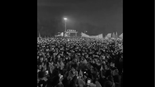 中共當局高調祭奠，毛澤東冥誕當天大批人聚集韶山。