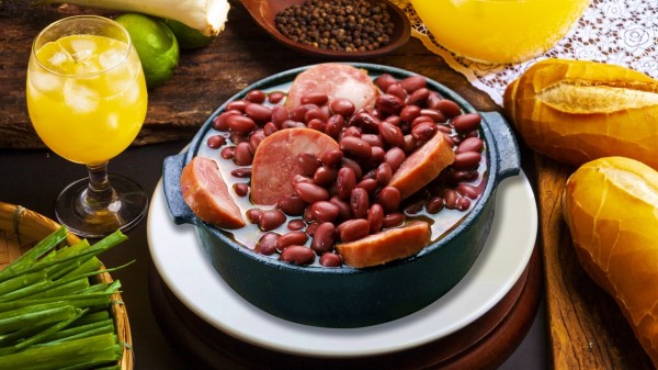 红豆可以补血、促进血液循环、强化体力、增强抵抗力。