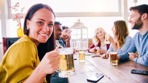 长期喝酒的人，肾脏功能可能就没有其他人正常。