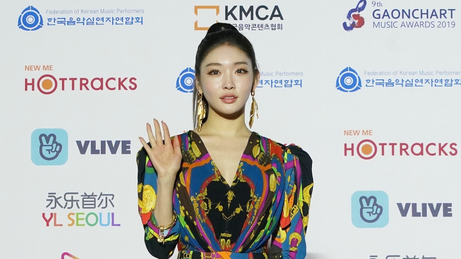 金请夏成超级传染源 TWICE陷染疫危机