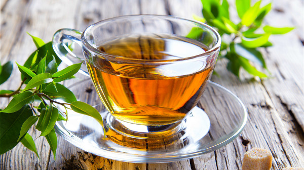 茶中的茶多酚是一種抗氧化劑，對保持年輕能有一定效用。