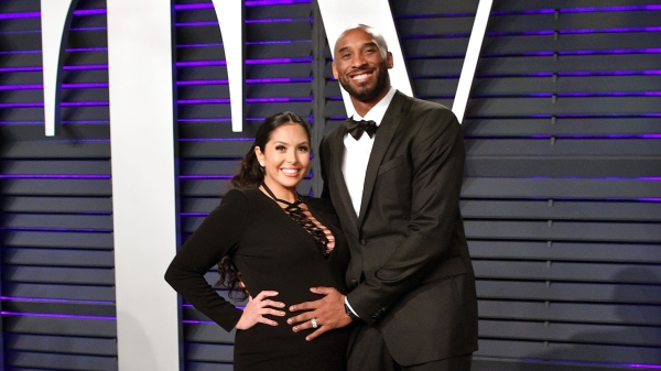 篮球明星布莱恩遗孀凡妮莎强忍丧亲之痛，分享对丈夫与女儿的思念，她把篮球迷常讲的MVP（最有价值球员）改成MVD，形容Kobe是孩子心中的“最有价值老爸”。