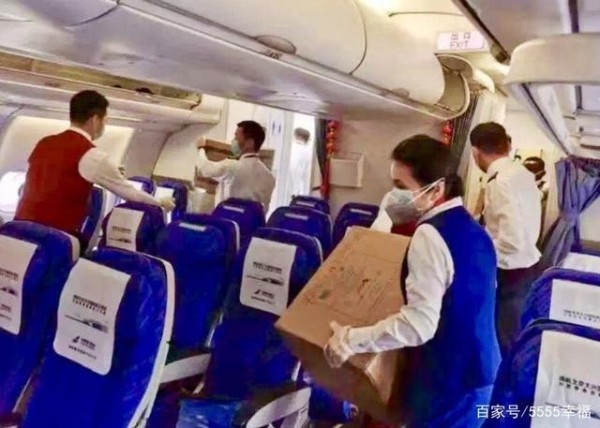 圖為肯尼亞華人捐贈數千箱醫用物資並包機運送回中國。