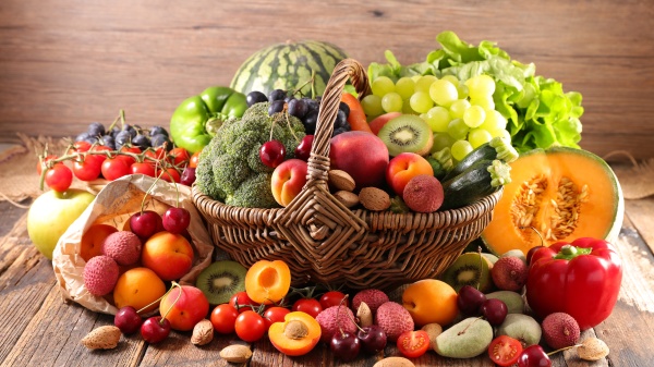 百香果有丰富的抗氧化物、膳食纤维，是适合夏季食用的水果。