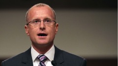 美官员怒怼华春莹后再杠上耿爽红笔狠改推文(图)