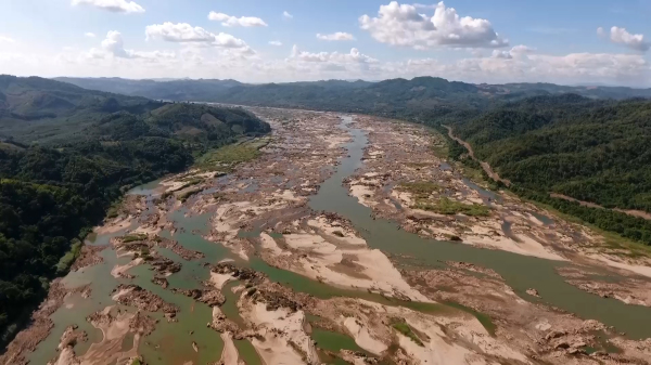 湄公河是亞洲最重要的跨國水系，流經中國、寮國、緬甸、泰國，滋養6000多萬人口，再到柬埔寨和越南。但自去年湄公河下游流域發生了50年來最嚴重的乾旱，重創稻米出口大國泰國、越南的農業生產。近日有美國研究人員指出，這可能不只是天災，更是人禍。