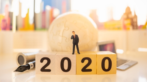著名玄商导师对2020年的14个预言，有一半已应验。