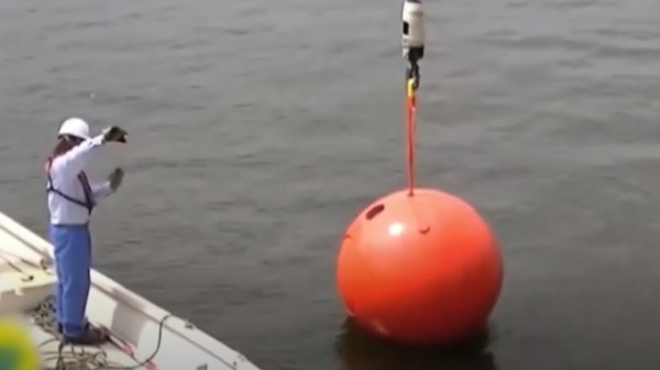 科學家發明了一款圓形救生艙，可使人類免於海嘯地震等災難的危險。