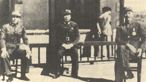 张学良（左）、杨虎城（中）和蒋委员长