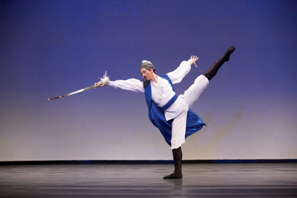 2018年第8屆「全世界中國古典舞大賽」上，巫琨璟演繹詩仙李白。