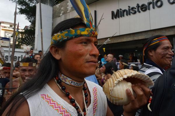 2019年9月4日，厄瓜多原住民在基多市環境部面前抗議，聲援受亞馬遜雨林火災影響的巴西亞馬遜原住民。