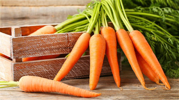 維生素A是免疫力「守護神」，推薦食物如胡蘿蔔、南瓜、西蘭花等。