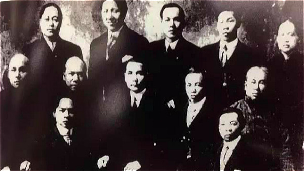 洪门不仅是反清复明，还包含着对中华真正的忠诚和热爱。图为1911年孙中山与加拿大洪门兄弟合影。