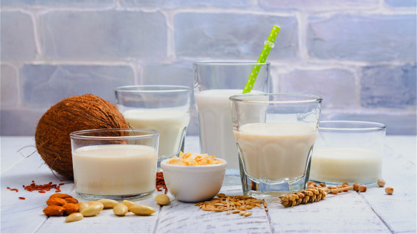 補鈣應該保證奶製品、豆製品等均衡攝入比較好。