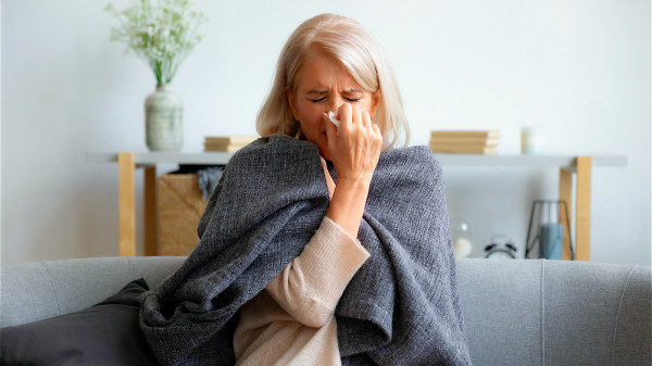 急性鼻炎也被俗称为感冒，一般在7～10天后恢复，与下次发作没有相关性。