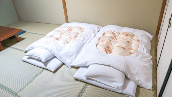 为什么日本人喜欢睡地板？跟中国有点关系